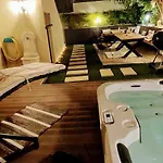 Apartment Luxury With Private Pool And Sauna Near Split , Sea View